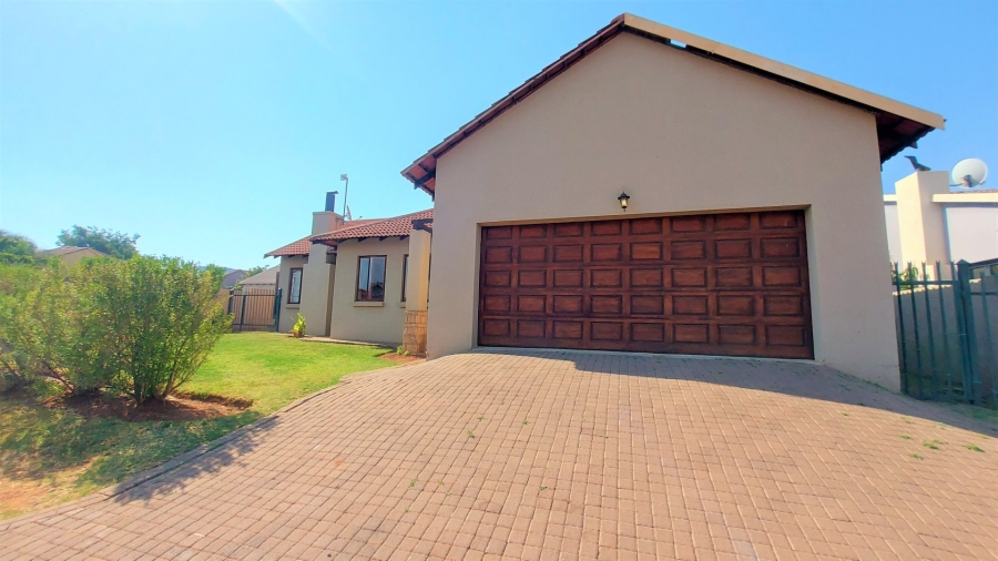 3 Bedroom Property for Sale in Melodie North West